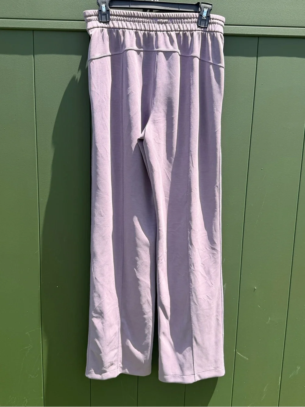 Lululemon Softstreme High-Rise Wide-Leg Pants – Women’s sz 6 Lavender